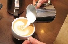 Souboj v latte art se jmenuje MILK BATTLE
