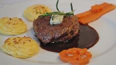 MILUJU STEAK 11: Šťavnatý steak nebo podrážka? Důležitost zrání masa