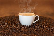 Kofein je oblbenm stimulantem. Co pt, kdy se mu chceme vyhnout?