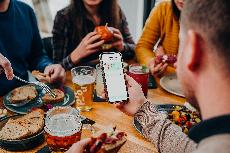 Gastronomie pokulhává v digitalizaci, konzervativní hospodští kvůli tomu přicházejí o hosty i peníze