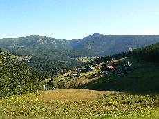 L�to letos pat�� �esku. �e�i cht�j� bezpe��, pohodu i z�itky 